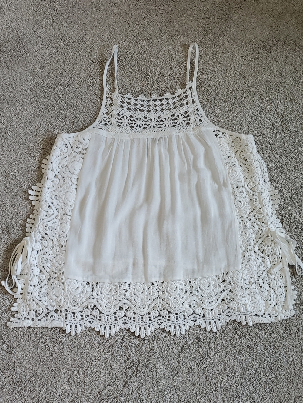 Michel White Crochet Lace Camisole Tank. Size Medium